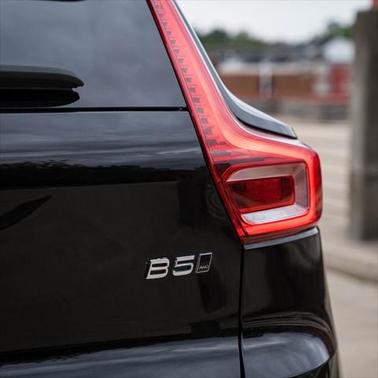 2024 Volvo XC40 B5 Plus Bright Theme