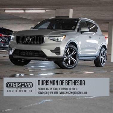 2025 Volvo XC40 B5 Core Bright Theme