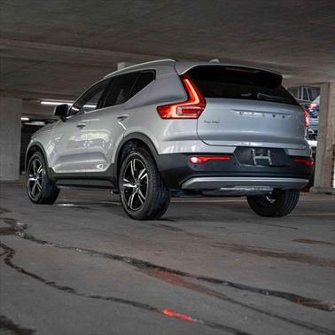 2025 Volvo XC40 B5 Core Bright Theme