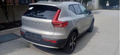 2025 Volvo XC40 B5 Core Bright Theme