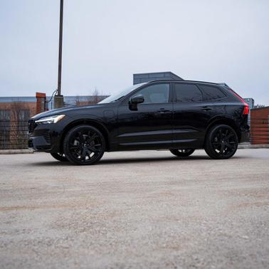 2024 Volvo XC60 Recharge Plug-In Hybrid T8 Ultimate Black Edition