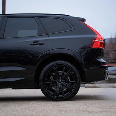 2024 Volvo XC60 Recharge Plug-In Hybrid T8 Ultimate Black Edition