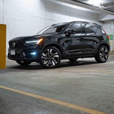 2026 Volvo XC40 B5 Ultra