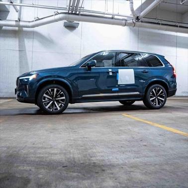 2025 Volvo XC90 B5 Core