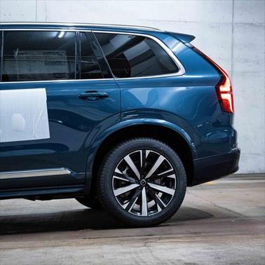 2025 Volvo XC90 B5 Core
