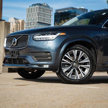 2021 Volvo XC90 T6 Momentum