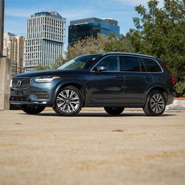 2021 Volvo XC90 T6 Momentum