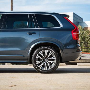 2021 Volvo XC90 T6 Momentum