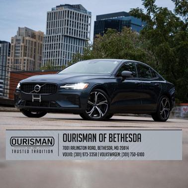 2023 Volvo S60 Recharge Plug-In Hybrid T8 Plus Dark Theme