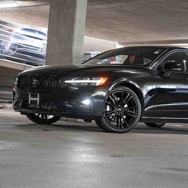 Onyx Black 2024 Volvo S60 Plus