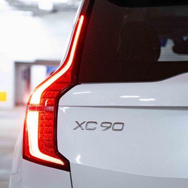 2025 Volvo XC90 Plug-In Hybrid T8 Core 7-Seater