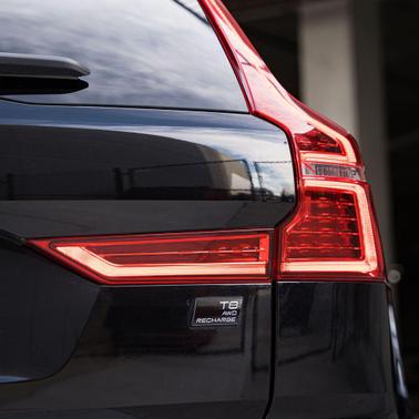 2024 Volvo XC60 Recharge Plug-In Hybrid T8 Ultimate Black Edition