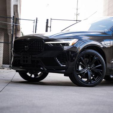 2024 Volvo XC60 Recharge Plug-In Hybrid T8 Ultimate Black Edition