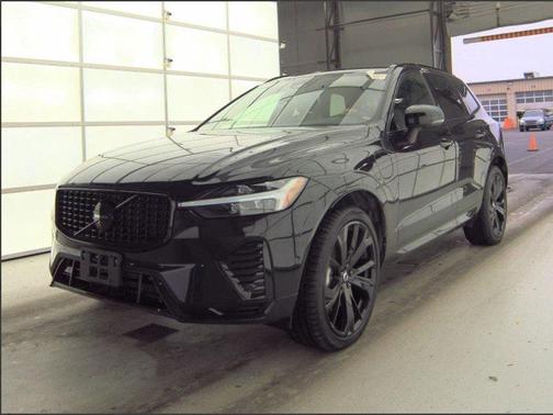 2024 Volvo XC60 Recharge Plug-In Hybrid T8 Ultimate Black Edition