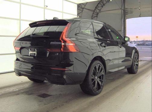 2024 Volvo XC60 Recharge Plug-In Hybrid T8 Ultimate Black Edition