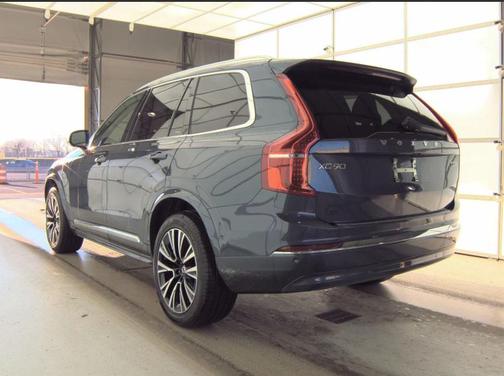 2025 Volvo XC90 Plug-In Hybrid T8 Plus 7-Seater