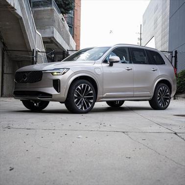 2025 Volvo XC90 Plug-In Hybrid T8 Plus 6-Seater