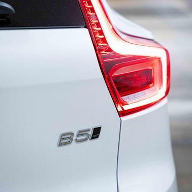 2026 Volvo XC40 B5 Ultra
