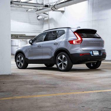 2026 Volvo XC40 B5 Plus