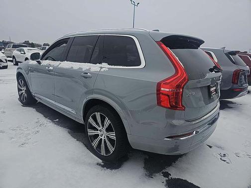 2025 Volvo XC90 Plug-In Hybrid T8 Plus 7-Seater