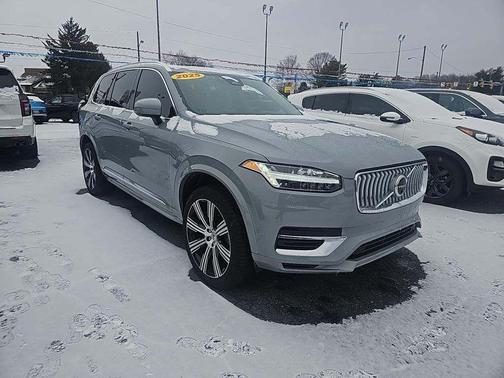 2025 Volvo XC90 Plug-In Hybrid T8 Plus 7-Seater