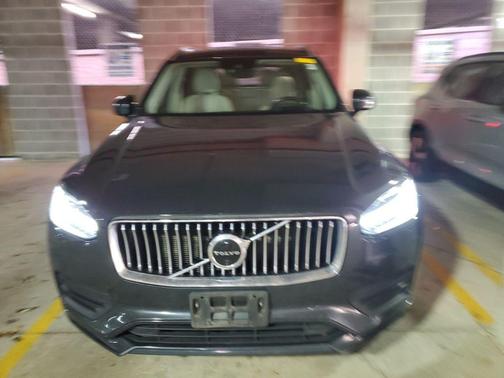 2021 Volvo XC90 T5 Momentum