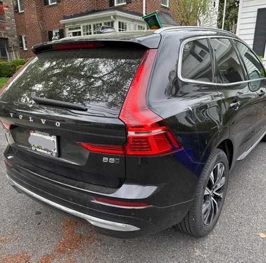 Onyx Black 2023 Volvo XC60 Plus