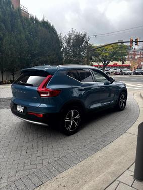2025 Volvo XC40 B5 Core Bright Theme