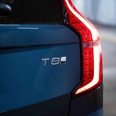 2026 Volvo XC90 Plug-In Hybrid T8 Ultra Dark Theme 6-Seater