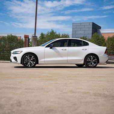 Crystal White 2025 Volvo S60 Core