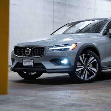 2026 Volvo V60 Cross Country B5 Plus