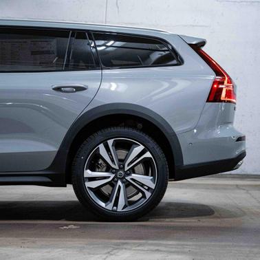 2026 Volvo V60 Cross Country B5 Plus