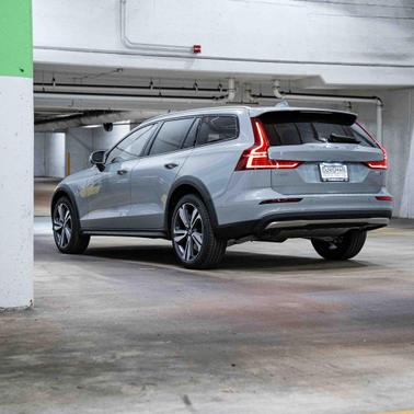 2026 Volvo V60 Cross Country B5 Plus
