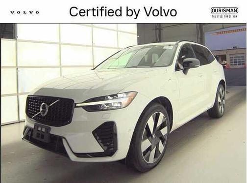 Crystal White 2024 Volvo XC60 Plus