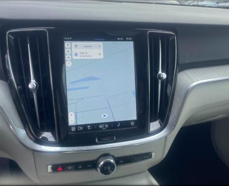 2025 Volvo V60 Cross Country Plus, B5 AWD Gas (mild hybrid)