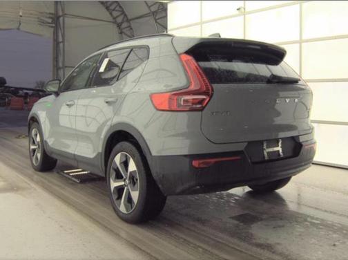 2025 Volvo XC40 B5 Plus Dark Theme