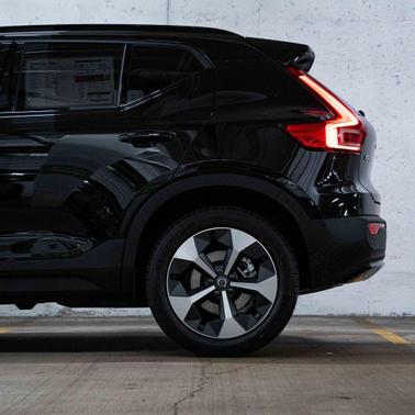 2026 Volvo XC40 B5 Plus