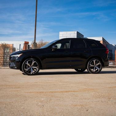 Onyx Black 2025 Volvo XC60 Ultra