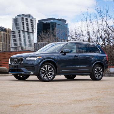 2022 Volvo XC90 T5 Momentum