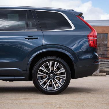 2022 Volvo XC90 T5 Momentum