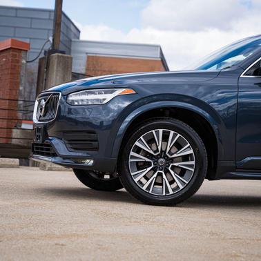 2022 Volvo XC90 T5 Momentum