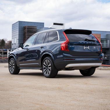 2022 Volvo XC90 T5 Momentum
