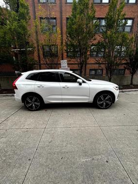 2019 Volvo XC60 Recharge Plug-In Hybrid T8 R-Design