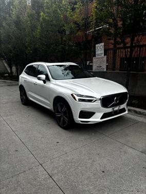 2019 Volvo XC60 Recharge Plug-In Hybrid T8 R-Design