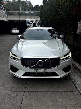 2019 Volvo XC60 Recharge Plug-In Hybrid T8 R-Design