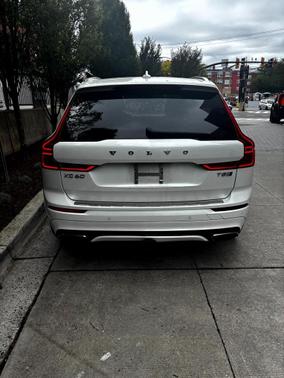 2019 Volvo XC60 Recharge Plug-In Hybrid T8 R-Design