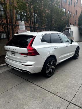 2019 Volvo XC60 Recharge Plug-In Hybrid T8 R-Design