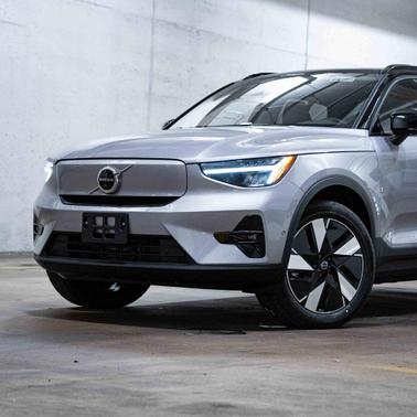 2026 Volvo EX40 Twin Motor Plus