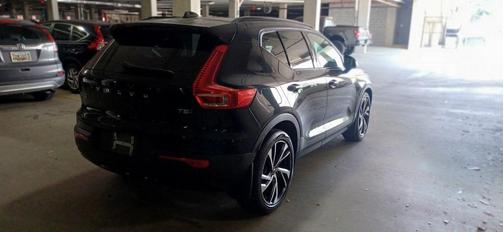 2022 Volvo XC40 T5 R-Design