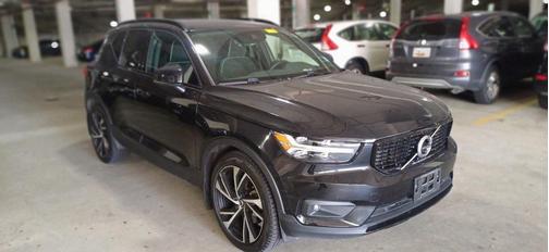 2022 Volvo XC40 T5 R-Design
